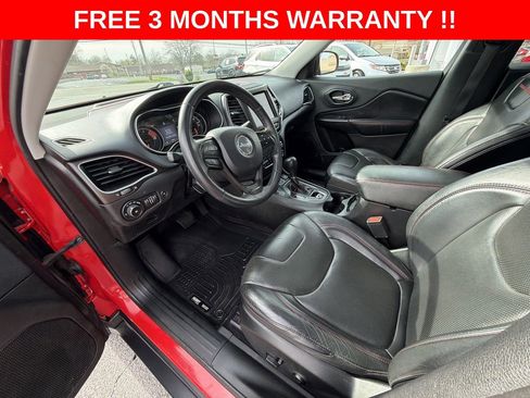 Used 2019 Jeep Cherokee Trailhawk AWD/4WD image 39