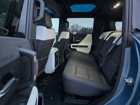 Used 2024 GMC Hummer EV 3X w/ Omega Edition image 39