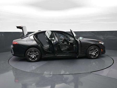 Used 2026 BMW i5 eDrive40 w/ Executive Package RWD image 35