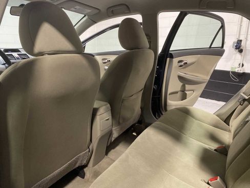 Used 2013 Toyota Corolla LE image 12