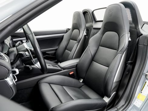 Used 2025 Porsche 718 Boxster image 5