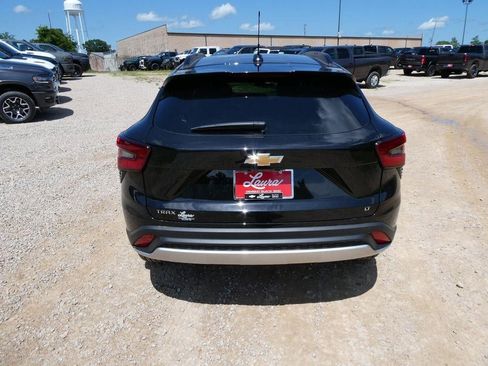 New 2026 Chevrolet Trax LT w/ LT Convenience Package FWD image 6