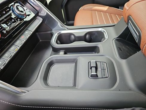 Used 2024 GMC Sierra 3500 Denali Ultimate image 11