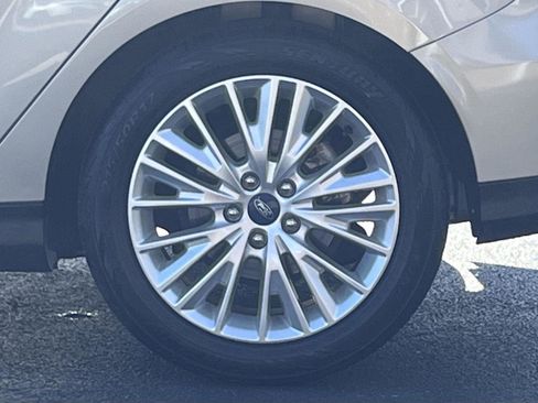Used 2018 Ford Focus Titanium w/ Titanium Technology Package image 32