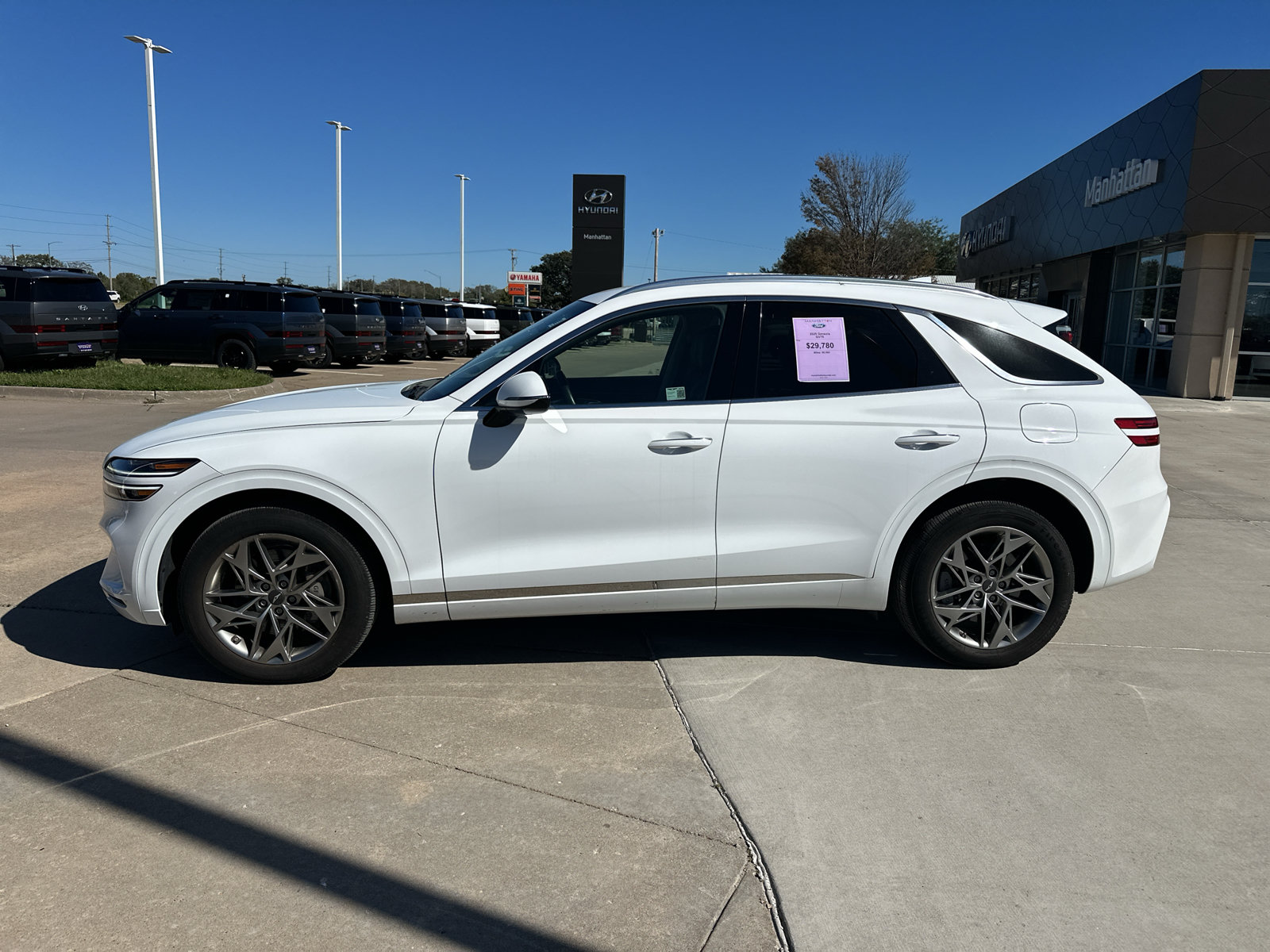 Used 2025 Genesis GV70 2.5T AWD/4WD image 9