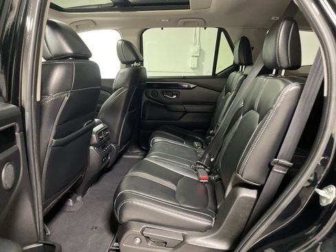 Used 2023 Honda Pilot Touring image 17