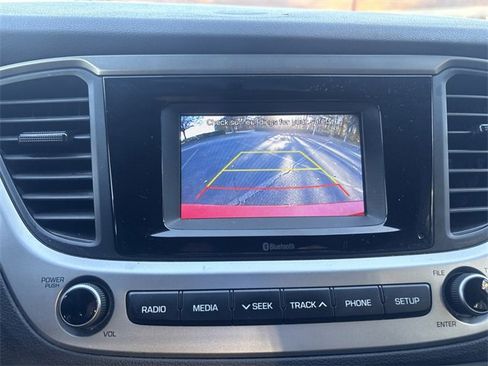 Used 2022 Hyundai Accent SE image 11