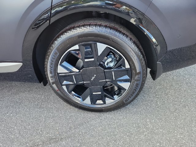 New 2026 Kia Sportage SX FWD image 13
