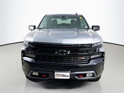 Used 2021 Chevrolet Silverado 1500 LT Trail Boss image 3