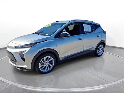 Used 2023 Chevrolet Bolt EUV LT image 4