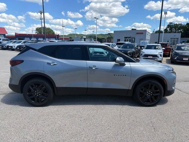 Used 2024 Chevrolet Blazer LT w/ LPO, Black Grille Bar Package AWD/4WD image 6