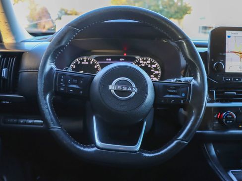 Used 2022 Nissan Pathfinder SL image 32