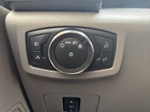 Used 2019 Ford F350 XLT w/ XLT Premium Package AWD/4WD image 18