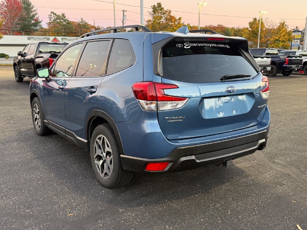 Used 2022 Subaru Forester Premium AWD/4WD image 3