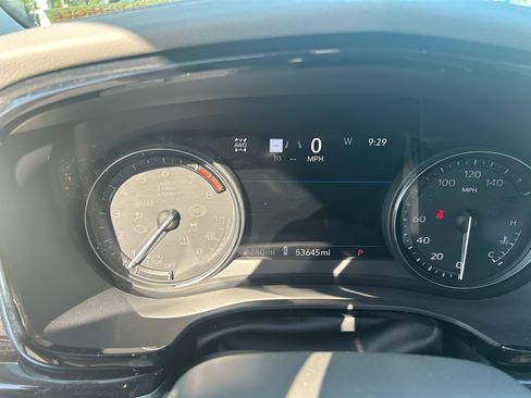 Used 2023 Cadillac XT6 Premium Luxury w/ Technology Package AWD/4WD image 10