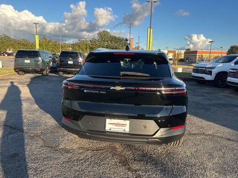 New 2026 Chevrolet Equinox EV LT image 4