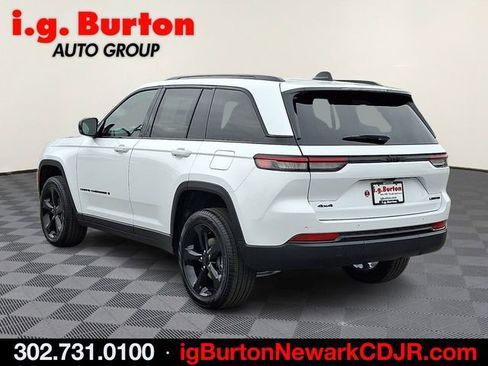 New 2025 Jeep Grand Cherokee Limited w/ Black Appearance Package image 3