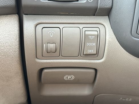 Used 2008 Kia Sedona LX FWD image 27