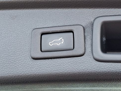 Used 2018 Subaru Forester 2.5i Touring image 31