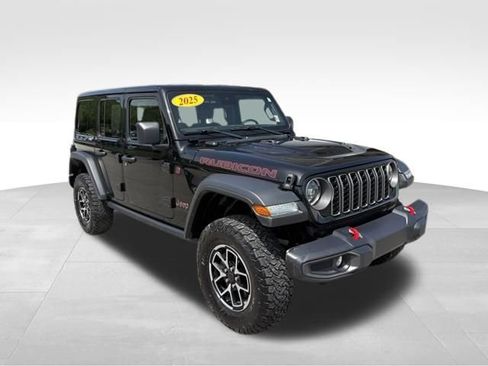 Used 2025 Jeep Wrangler Unlimited Rubicon w/ Convenience Group AWD/4WD image 8