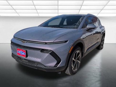 New 2026 Chevrolet Equinox EV LT image 28