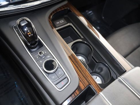 Used 2022 Cadillac Escalade Premium Luxury image 30