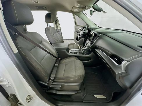 Used 2021 Chevrolet Traverse LT FWD image 11