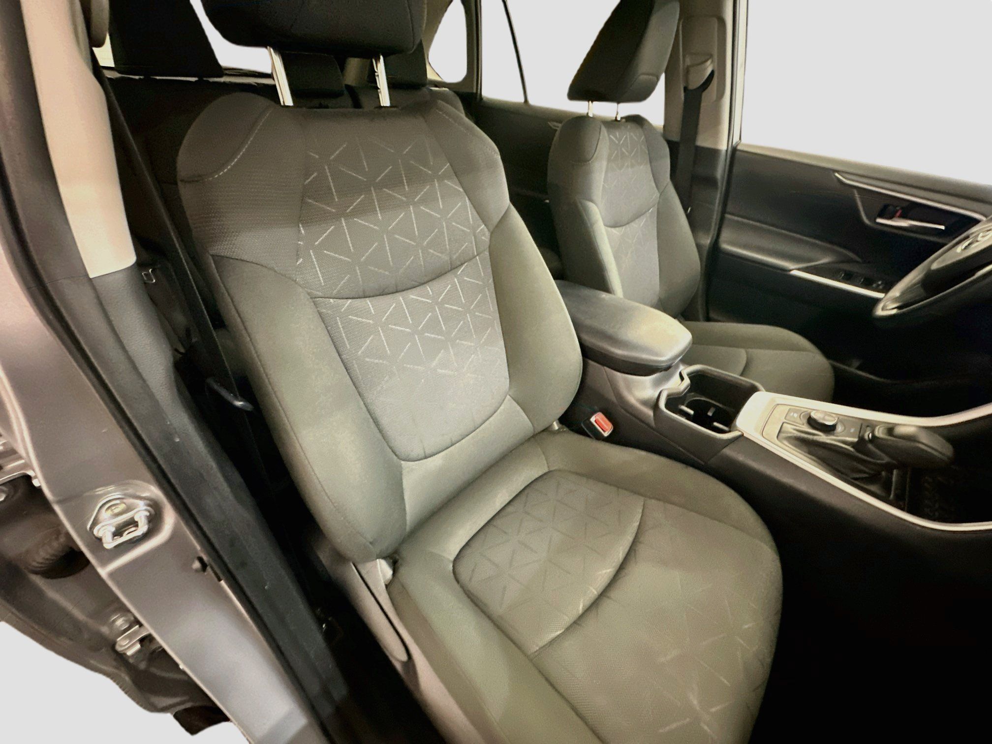 Used 2025 Toyota RAV4 XLE AWD/4WD image 32
