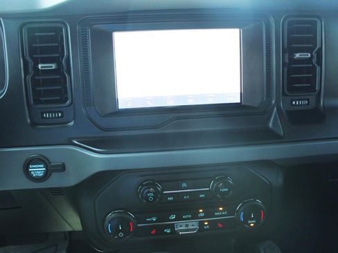 Used 2022 Ford Bronco Big Bend w/ Sasquatch Package image 15