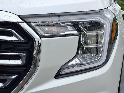 Used 2023 GMC Terrain SLT w/ Infotainment Package II AWD/4WD image 10