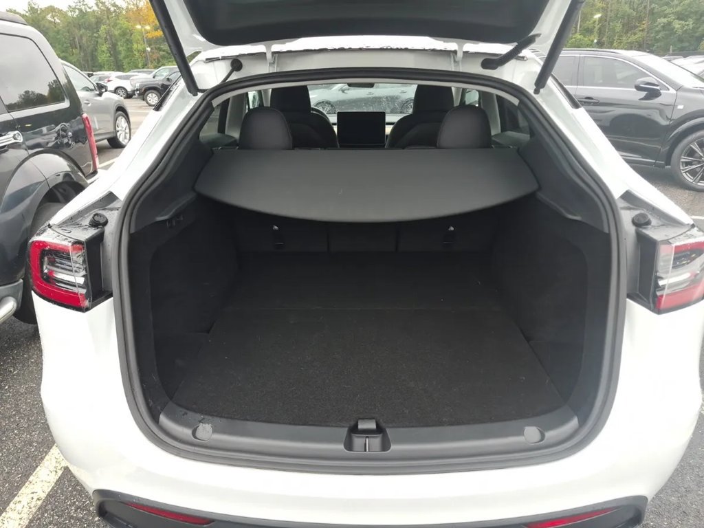 Used 2025 Tesla Model Y Performance AWD/4WD image 9