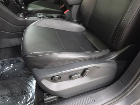 Used 2018 Volkswagen Tiguan SE AWD/4WD image 29