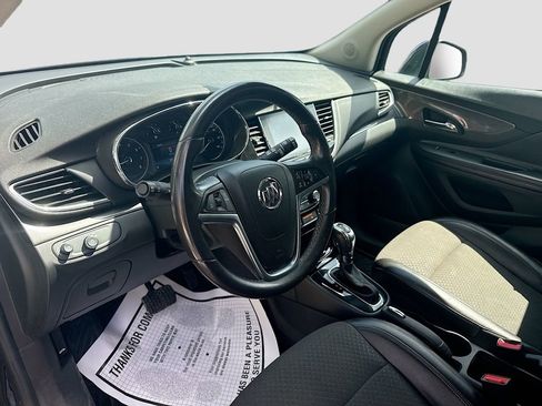 Used 2021 Buick Encore Preferred image 10