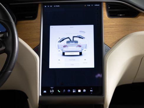 Used 2018 Tesla Model X 100D AWD/4WD image 36