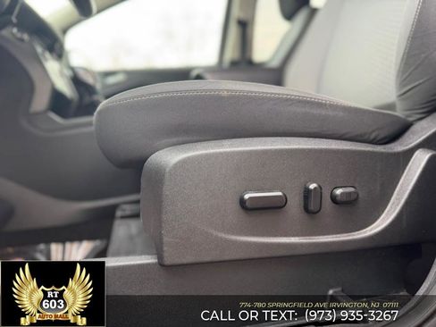 Used 2019 Ford Escape SE image 22