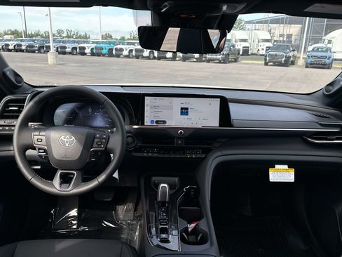 New 2026 Toyota Crown Signia AWD/4WD image 10