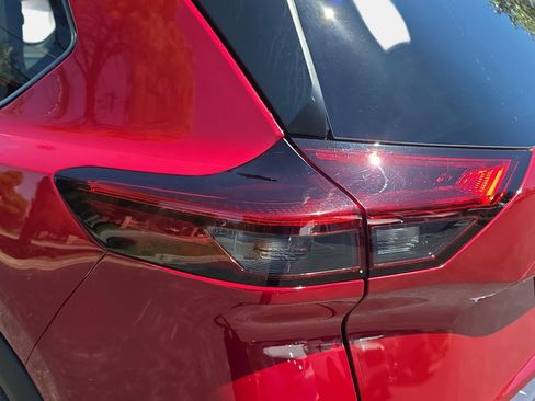 Used 2023 Nissan Rogue SV FWD image 30