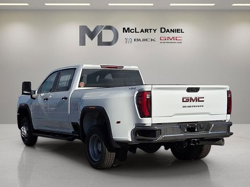 New 2026 GMC Sierra 3500 Pro AWD/4WD image 4