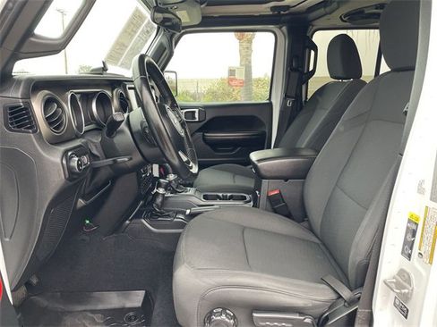 Used 2021 Jeep Gladiator Sport image 18