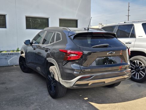 Used 2025 Chevrolet Trax ACTIV FWD image 4