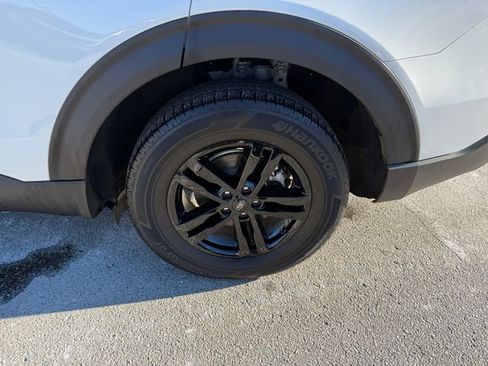 Used 2022 Ford Explorer XLT w/ Equipment Group 202A image 23