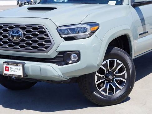 Used 2023 Toyota Tacoma TRD Sport w/ Technology Package AWD/4WD image 5