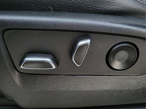 Used 2023 GMC Yukon XL Denali image 15