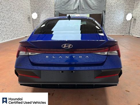 Used 2025 Hyundai Elantra SEL FWD image 6