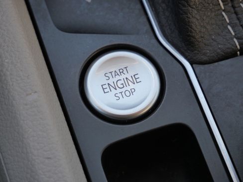 Certified 2023 Volkswagen Atlas SE w/ Black Wheel Package image 27