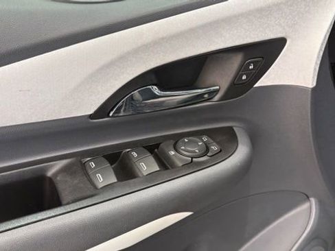 Used 2019 Chevrolet Bolt LT image 15