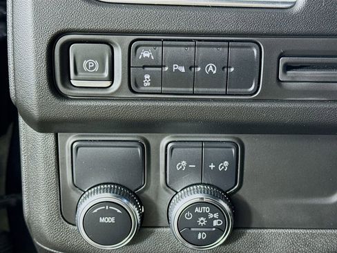 Used 2023 GMC Yukon SLT image 10