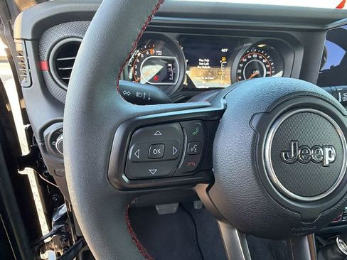 Used 2024 Jeep Gladiator Rubicon image 23