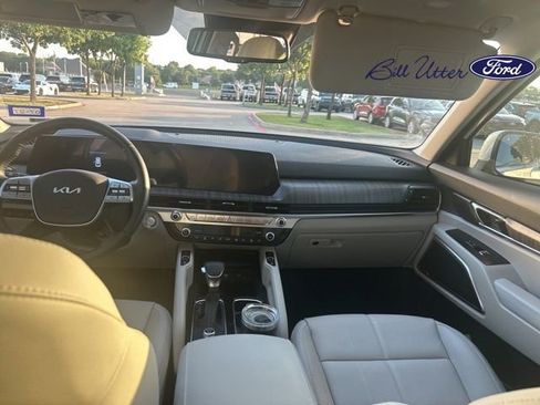 Used 2025 Kia Telluride EX w/ EX Captain's Chair Package FWD image 8