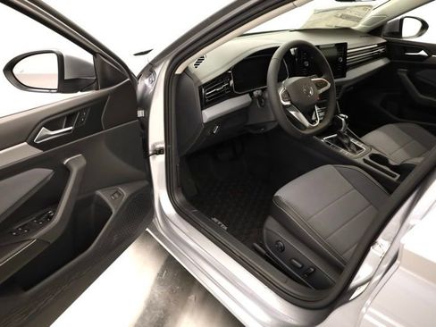 New 2026 Volkswagen Jetta SE image 9